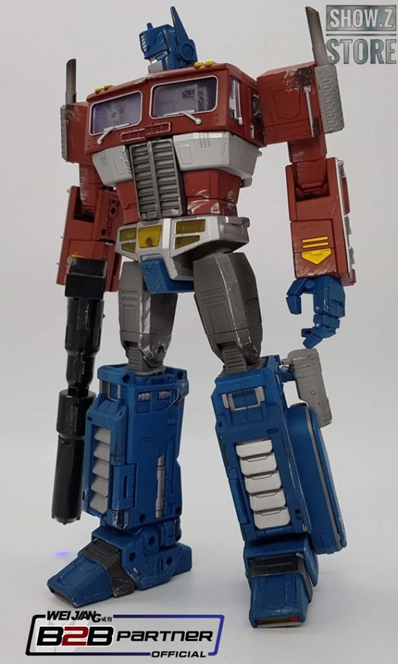 Weijiang MPP-10 Commander Optimus Prime Battle Damaged Oversized Limited Edition W/ Custom Display Base - Image 4