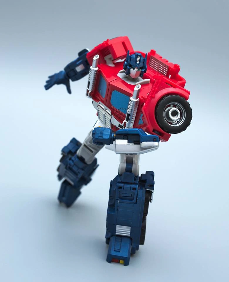 Perfect Effect PC-16 Jinrai Optimus Prime - Image 2
