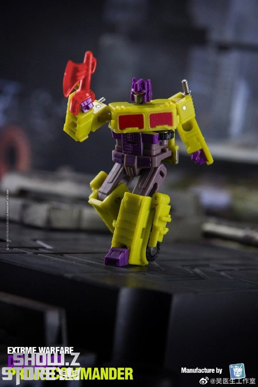 Dr.Wu DW-E04T Prime Commander Optimus Prime Toxitron Version W/ Trailer - Image 9