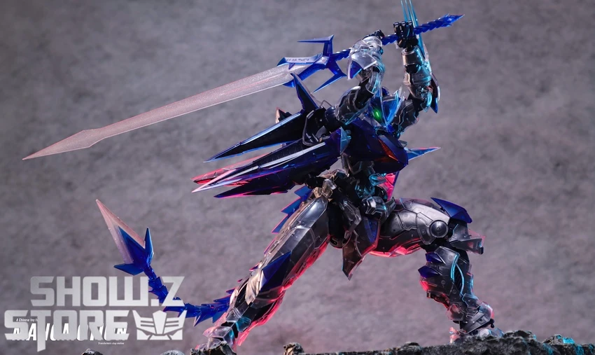 Strange Work 1/20 Frosty Cat Model Kit Clear Version - Image 3